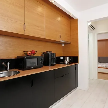 Platinum With 2 Bedrooms Apartment *