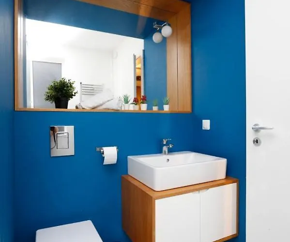 Platinum With 2 Bedrooms Apartment *