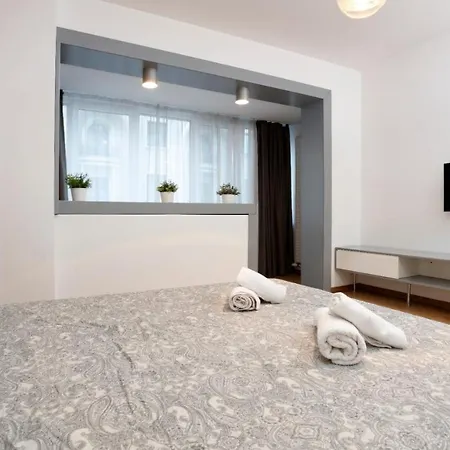 Apartamento Platinum With 2 Bedrooms Bucareste